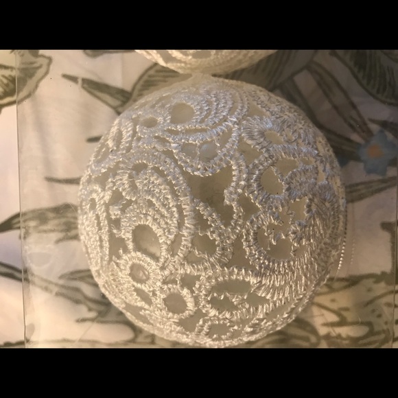 White Lace Christmas Balls Hobby Lobby - Picture 3 of 4